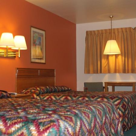 Americas Best Value Inn นีดเดิลส์ ภายนอก รูปภาพ