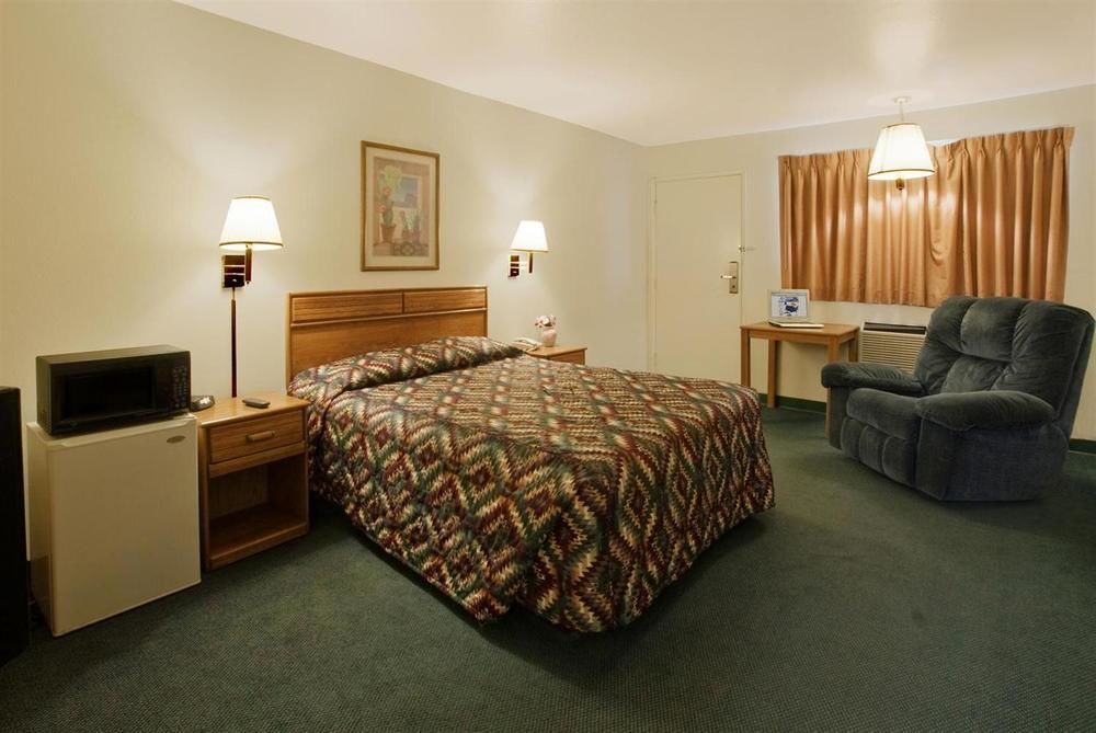 Americas Best Value Inn นีดเดิลส์ ภายนอก รูปภาพ